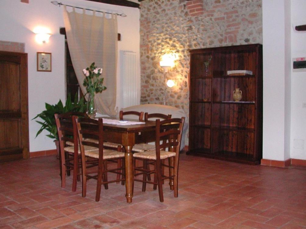 Casale Il Colombaio Di Toiano Casa de hóspedes Valli Exterior foto