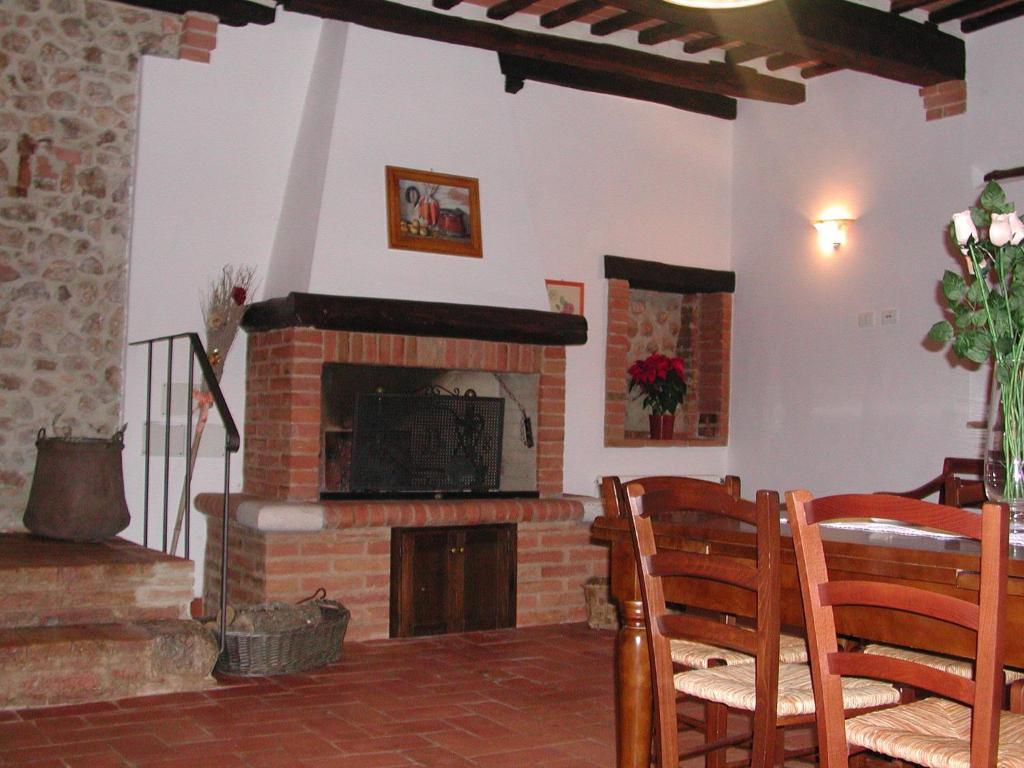 Casale Il Colombaio Di Toiano Casa de hóspedes Valli Exterior foto